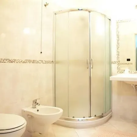 Giulia Otel Bari